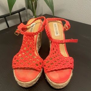 Women’s 7 1/2 wedge coral color